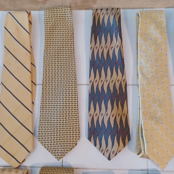 Elegant Yellow and Brown Tie Set - Picture 3 of 9